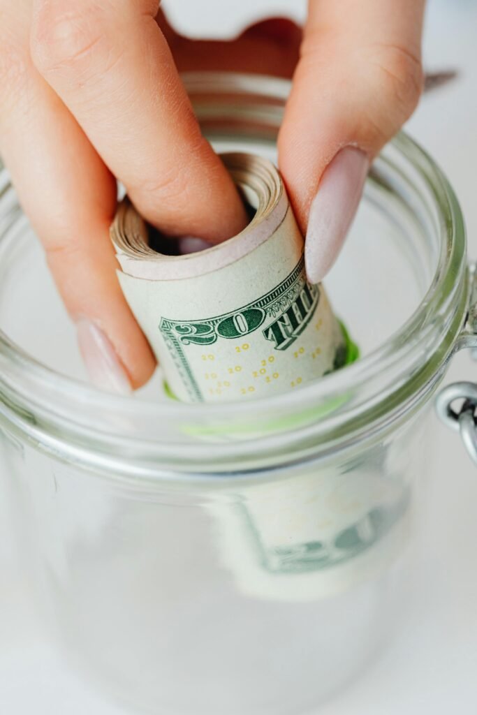 Saving vs. Investing: What’s the Right Strategy for 2025? 3 Saving vs investing