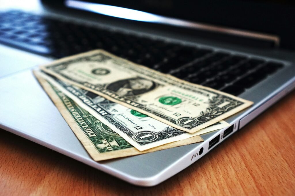 Saving vs. Investing: What’s the Right Strategy for 2025? 5 Saving vs investment